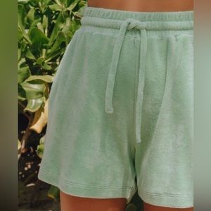 Daily Drills Terry Shorts in Verde